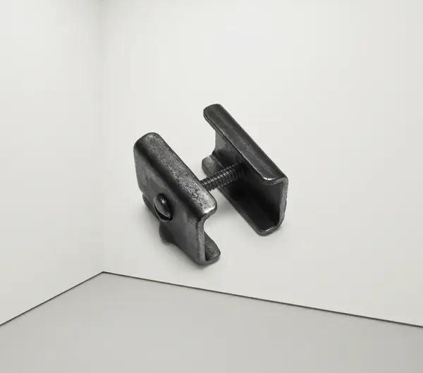 Eagle Group RETAINING CLAMP