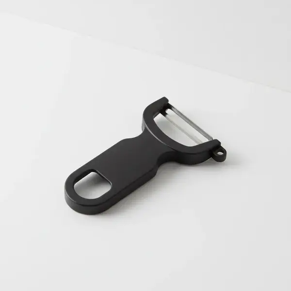 Mercer Culinary M33071BKB Y-Peeler - High-Carbon Steel Swivel Blade