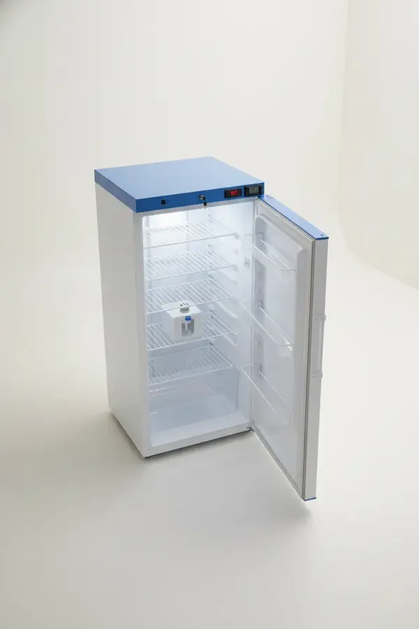 Summit Commercial ACR1011W