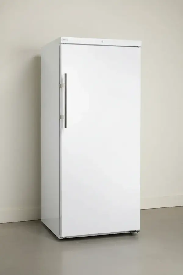 Summit Commercial AFM19W