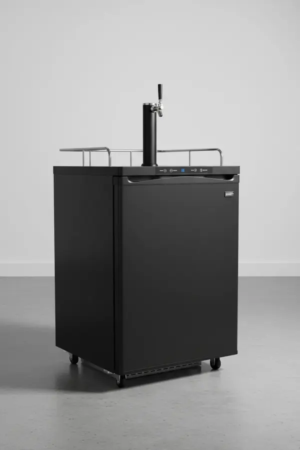 Summit Commercial SBC635MBK