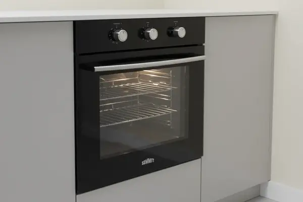 Summit Commercial SGW241BK