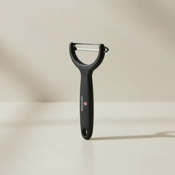 Victorinox Swiss Army 7.6079 Universal Micro-Serrated Peeler