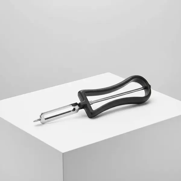 Winco VP-2 Vegetable Peeler with Plastic Handle