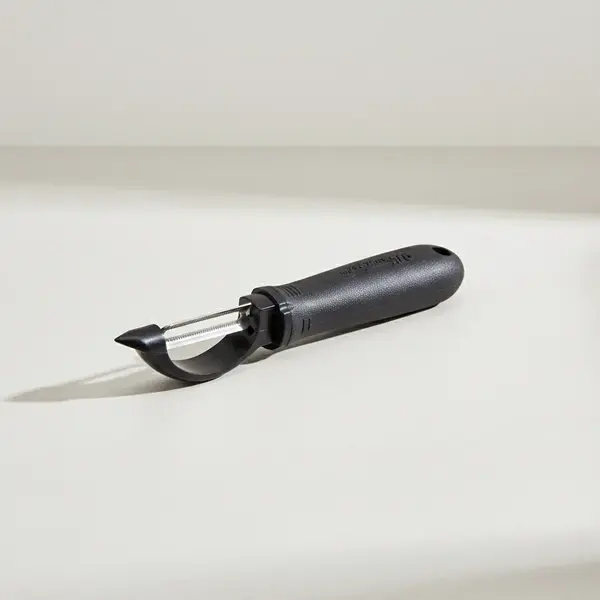 Winco VP-304 Peeler - 7-1/2" Stainless Steel with Soft Grip